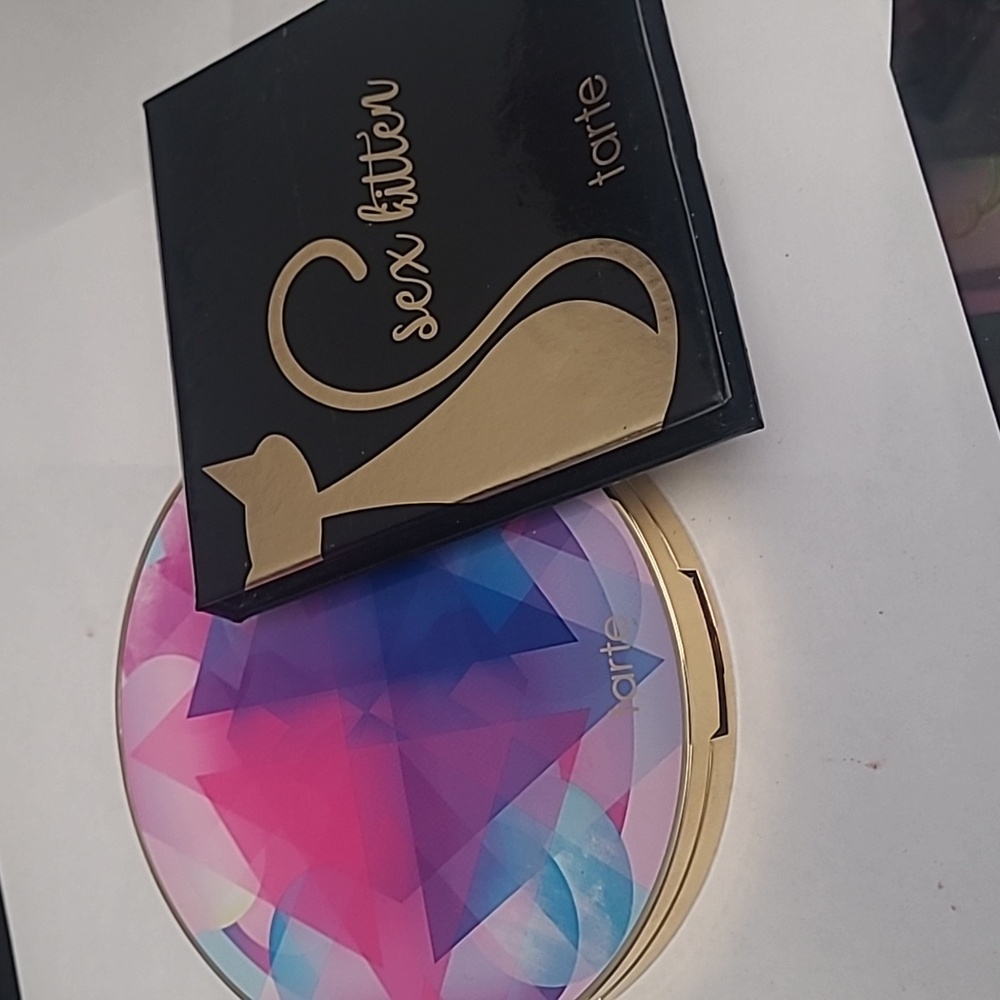 16 tarte eyeshadows